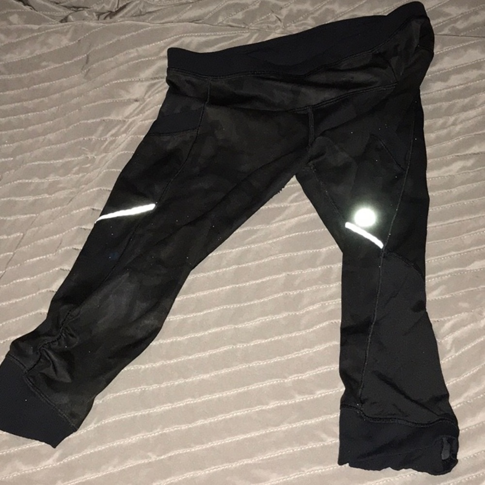 Lululemon camo crops sz 6